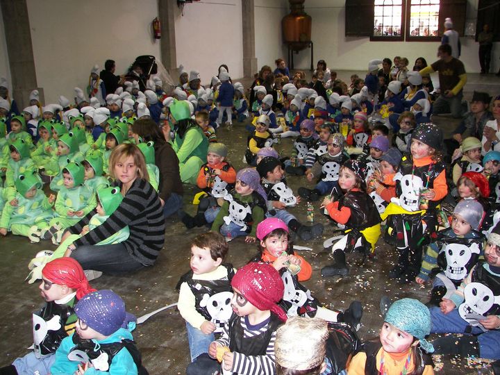 Les escoles bressol inauguren el Carnaval d'Arenys amb una festa al Calisay - Foto 96726419