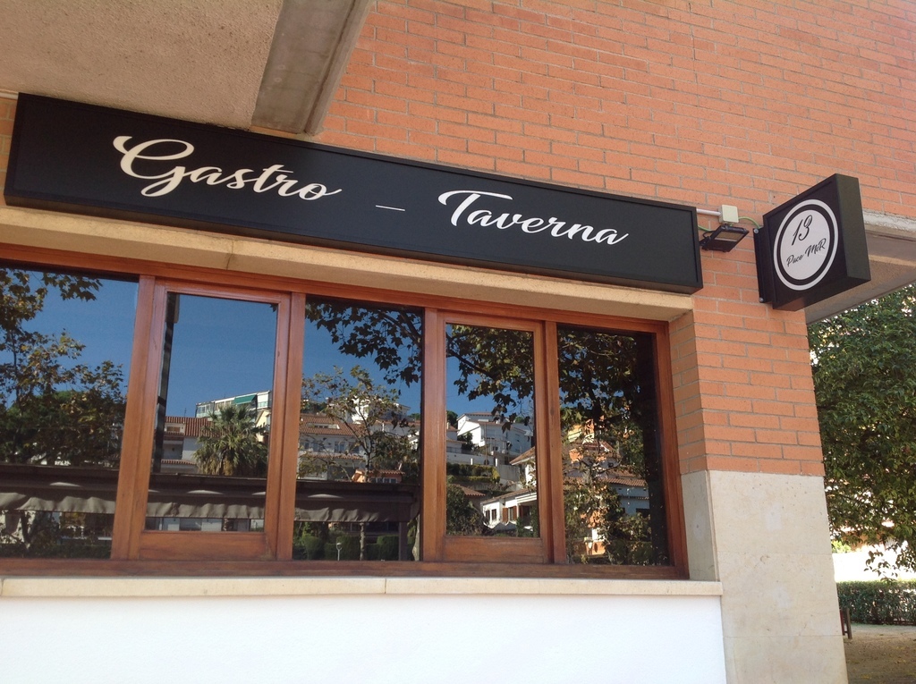 13 Gastro Taverna Paco Mer