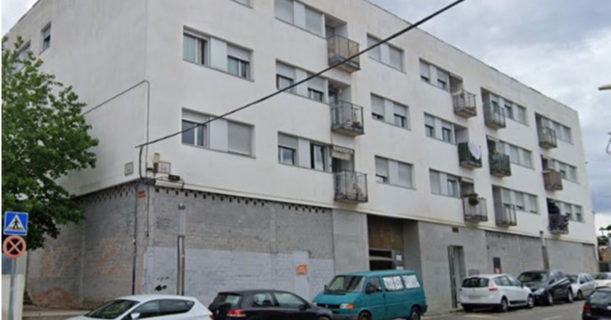 actuació conjunta per garantir la seguretat en els trasters d'un dels blocs del pla dels frares