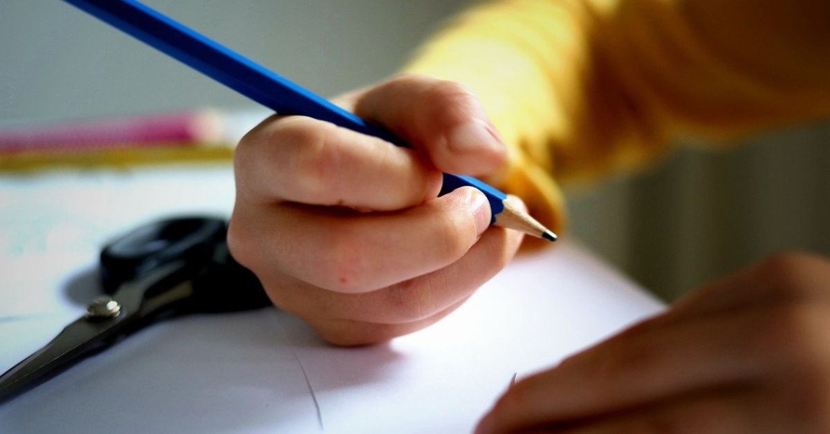 subvencions per a material escolar i activitats educatives del curs 2026-2027