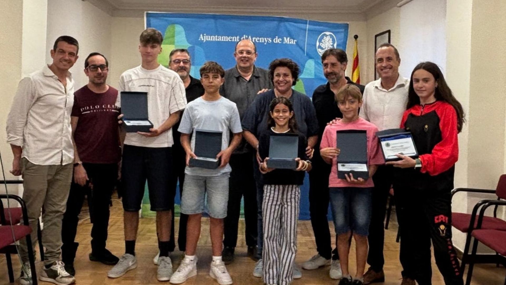 l'ajuntament homenatja cinc joves esportistes arenyencs pels seus èxits