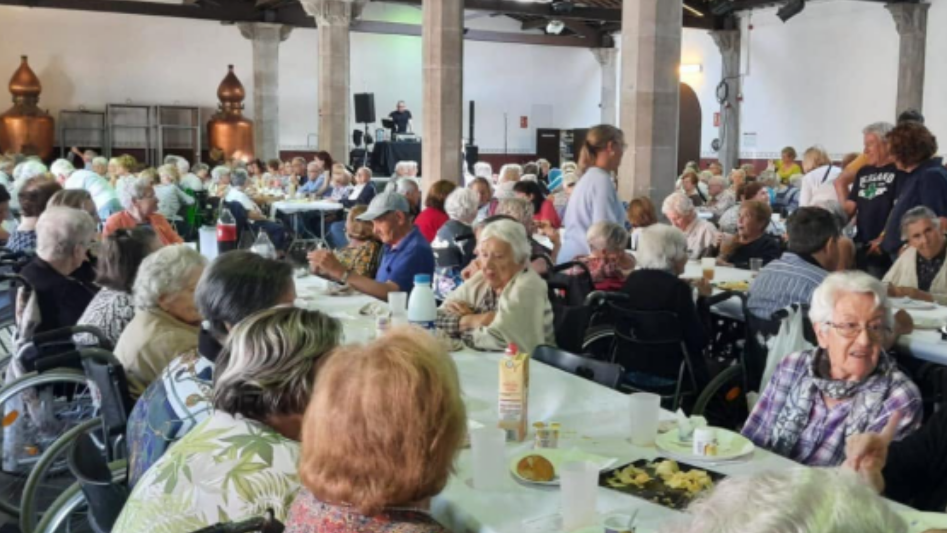 ja es poden recollir els tiquets per les activitats del mes de la gent gran