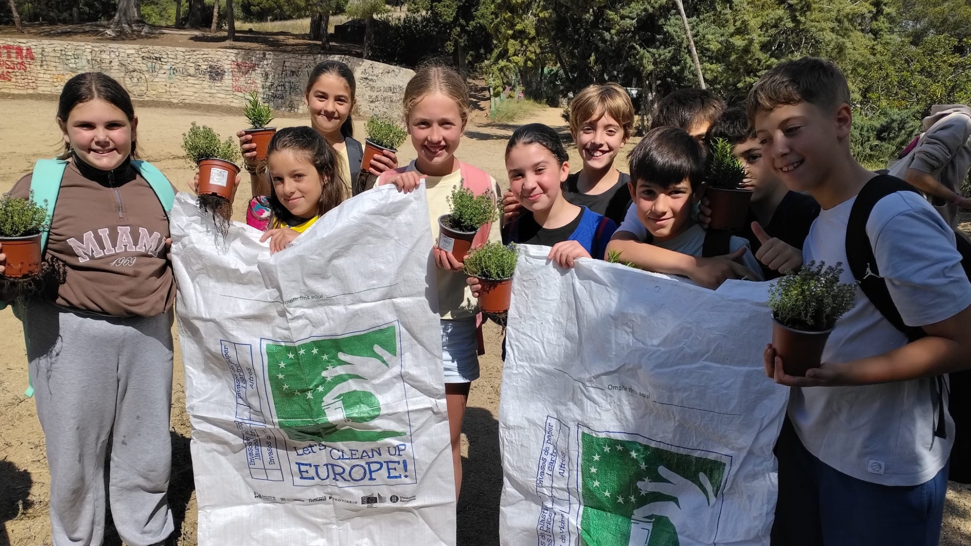 les escoles públiques d'arenys se sumen a la campanya let's clean up europe!