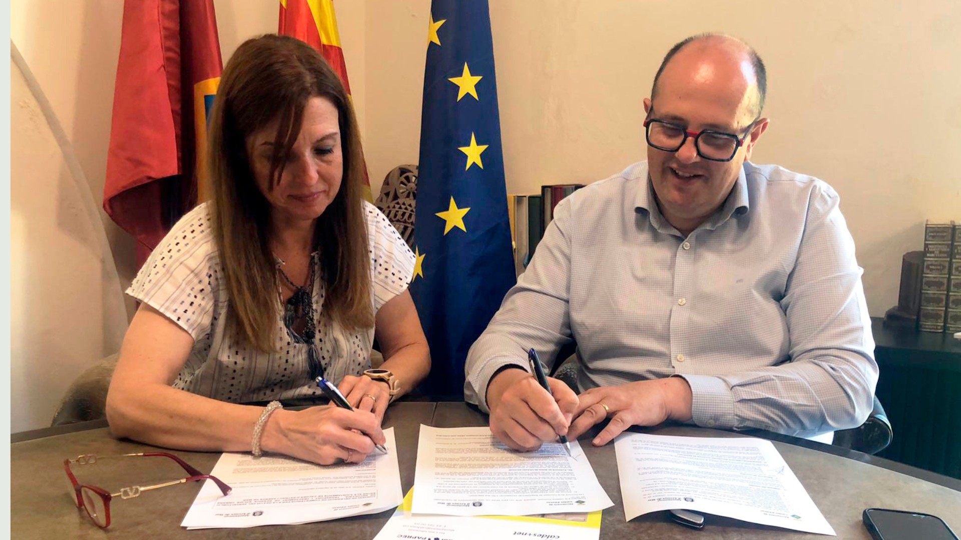 arenys de mar i caldes d'estrac signen el conveni per optimitzar la gestió de residus a les zones frontereres