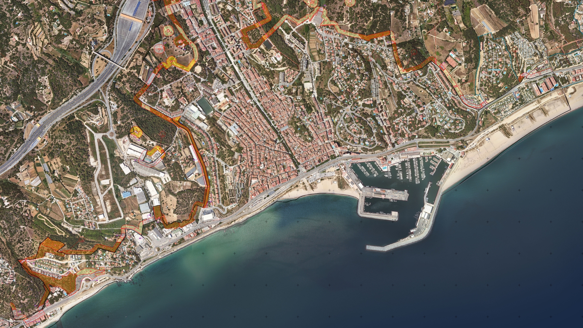 l'ajuntament inicia els treballs d'obertura de franges de prevenció d'incendis al nucli i a la urbanització les carolines