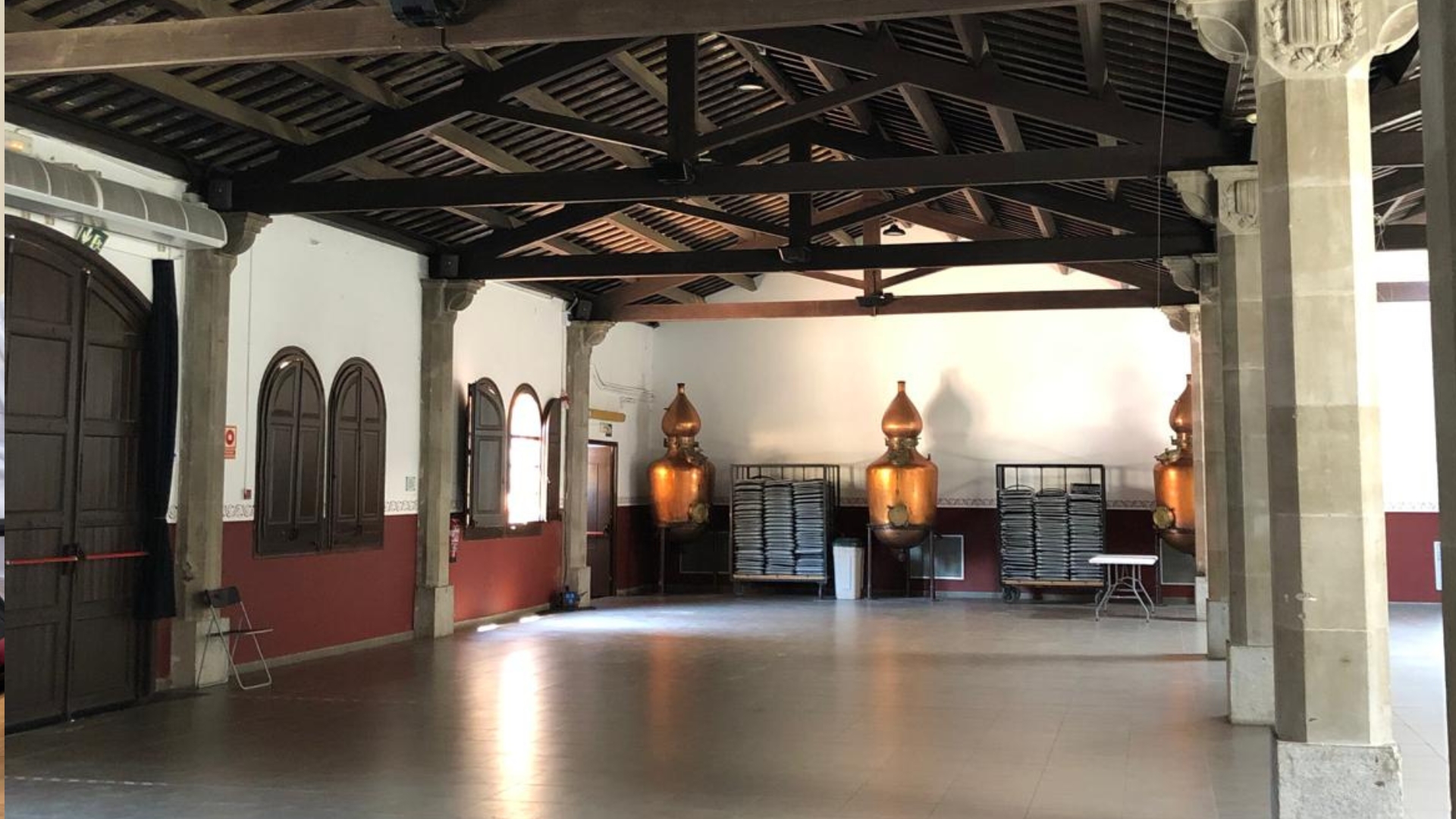 la 1 d'octubre del calisay i la biblioteca, refugis climàtics davant l'onada de calor