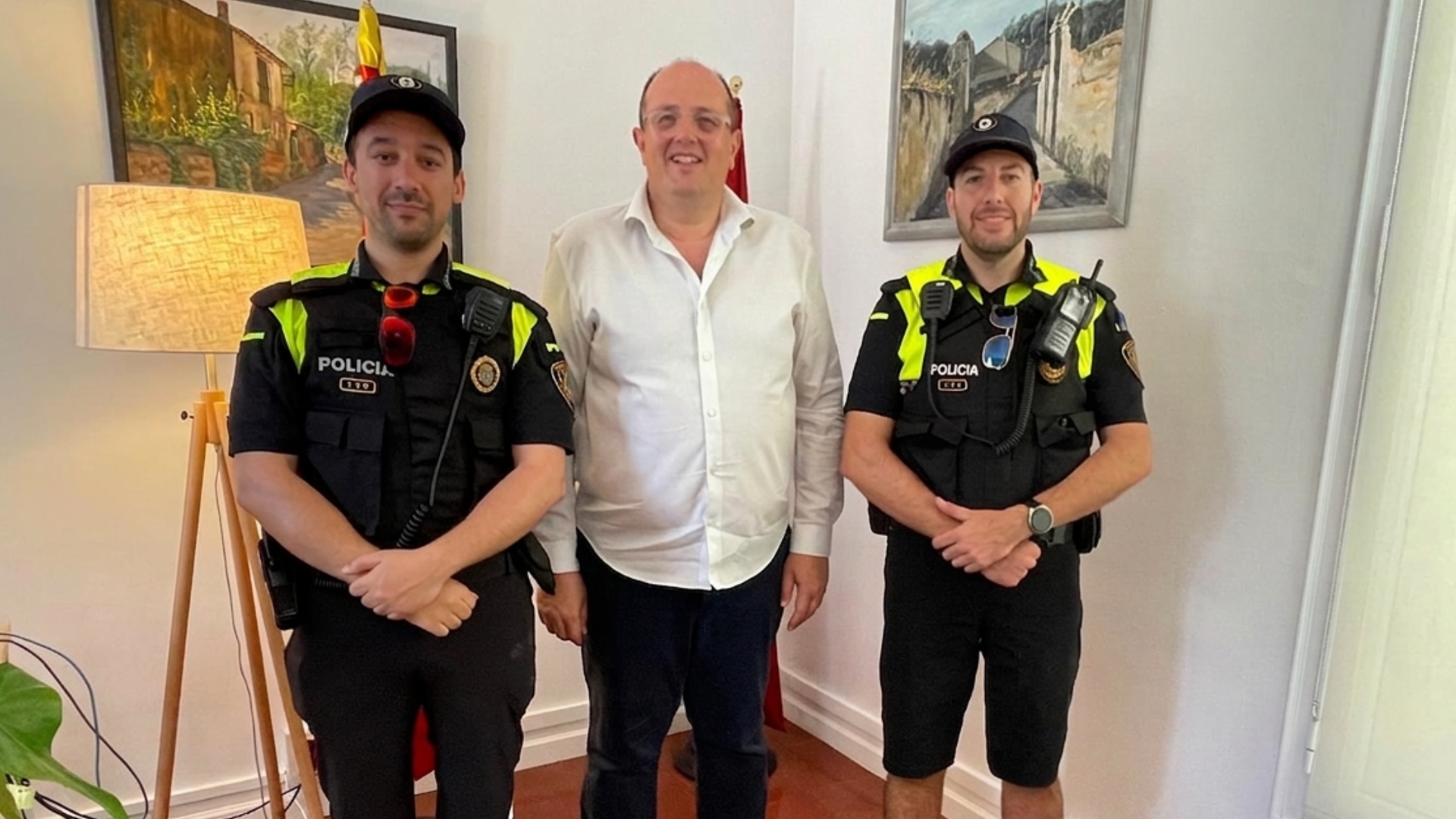 la polica local comença el servei de vigilància d'estiu a les platges d'arenys