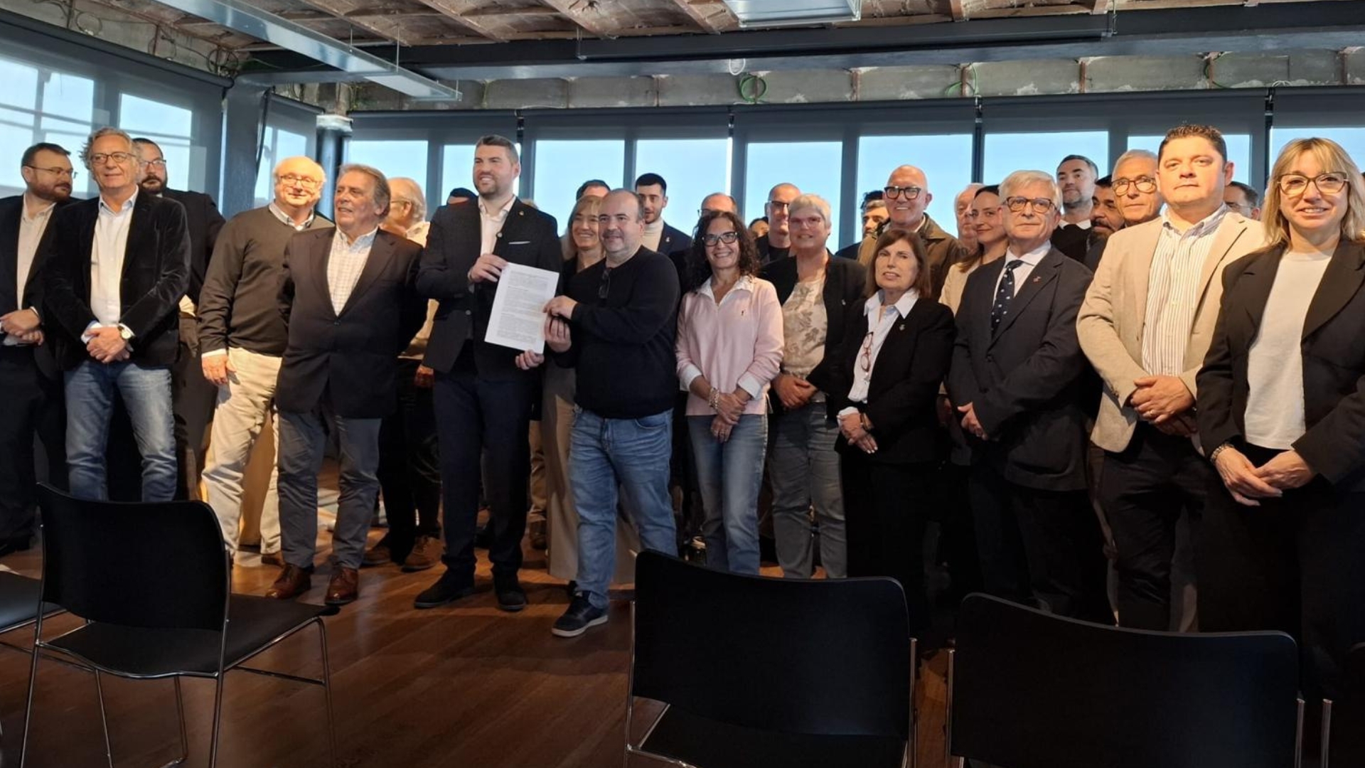 arenys s'adhereix al front comú municipalista per resoldre els dèficits de les urbanitzacions